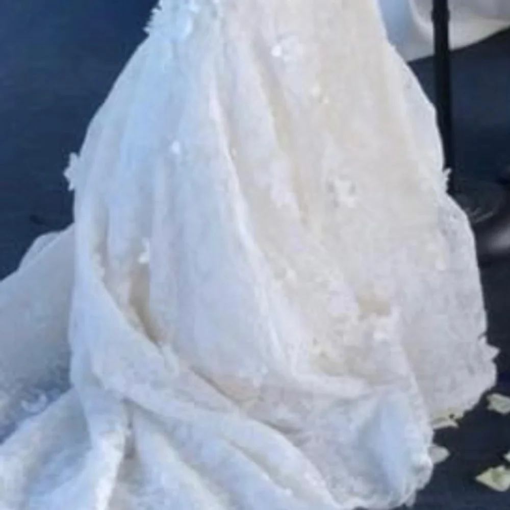 Camille La Vie wedding dress - Picture 8 of 9